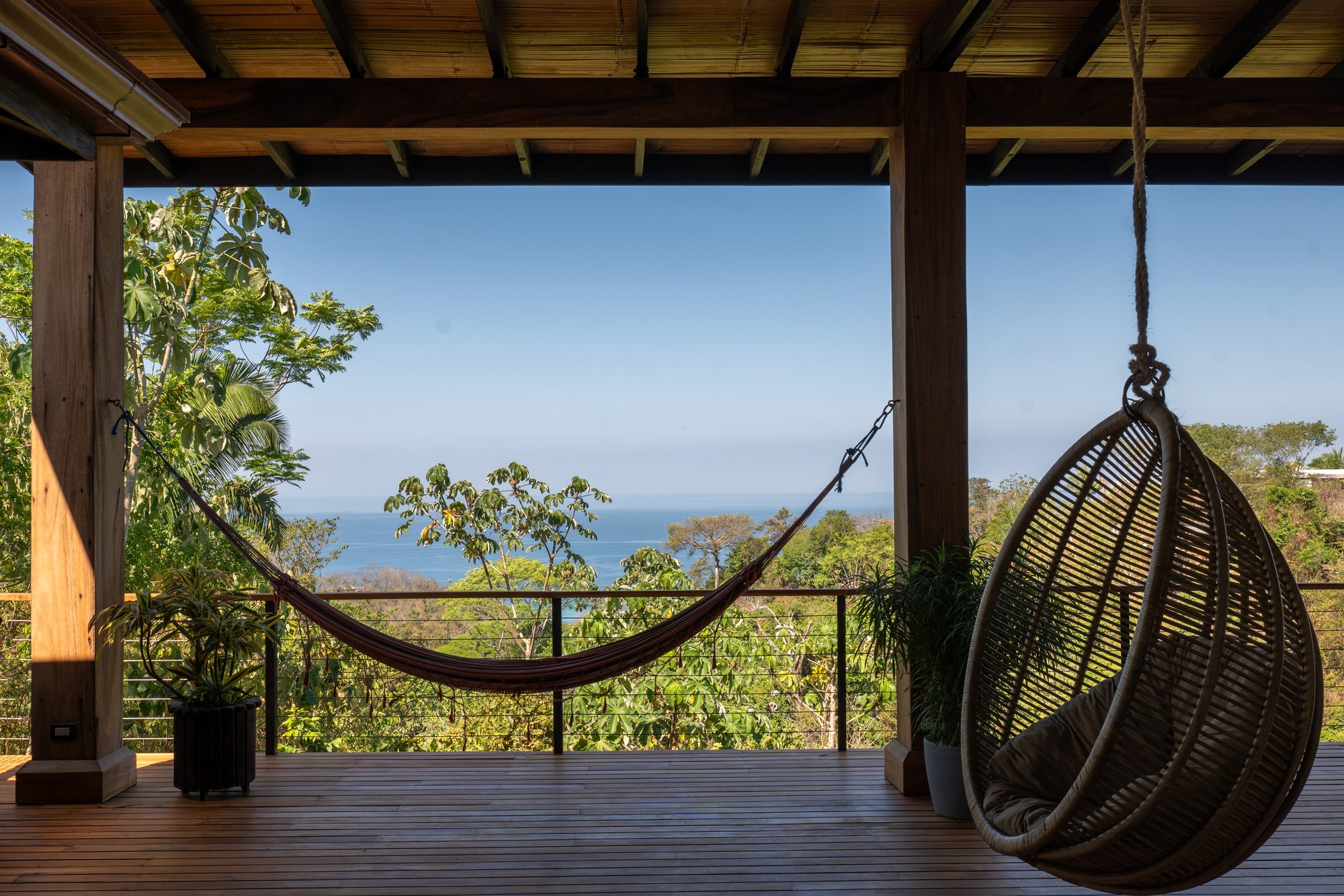 A quiet hammock above the Pacific — a serene setting for retreats